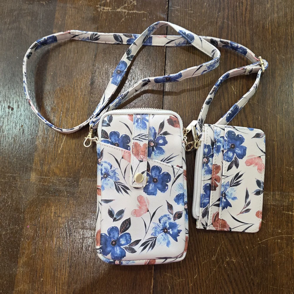 Time and Tru Lanie Crossbody Phone Wallet vinyl floral print